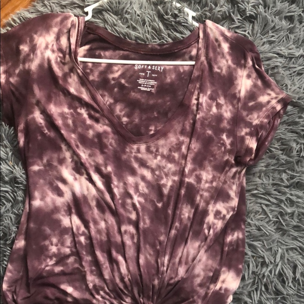 Short sleeve tie dye tee.